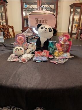 Juicy & Friends Bundle. NWT